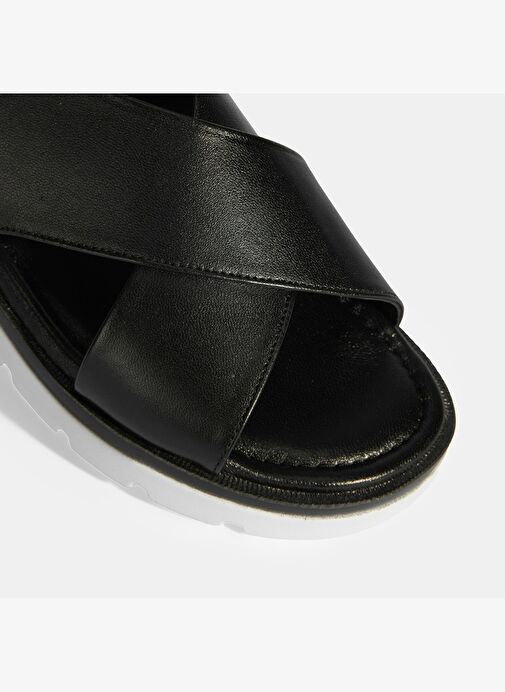 Siyah Kadın Lastik Bantlı Deri Sandalet - Görsel 8