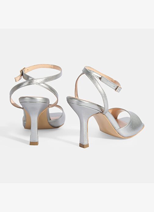 Kadın Gümüş Ayarlanabilir Tokalı Deri Abiye Topuklu Sandalet - Görsel 8