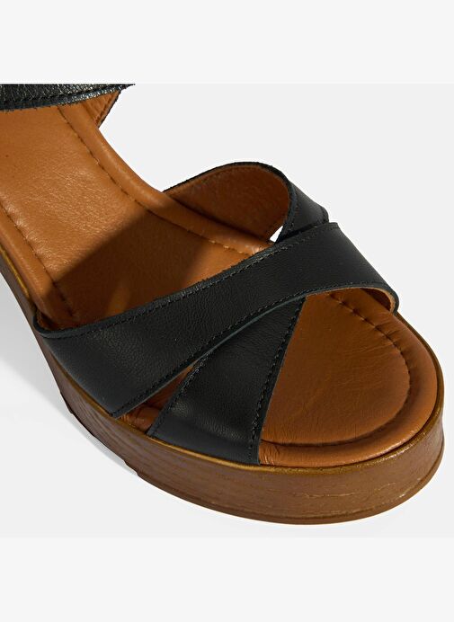 Siyah Kadın Toka Detaylı Deri Sandalet - Görsel 7