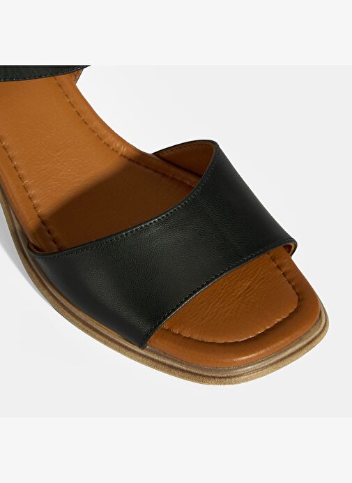 Desa Desa Siyah Kadın Toka Detaylı Deri Sandalet Sandalet & Terlik | Boyner Siyah - 8. görsel