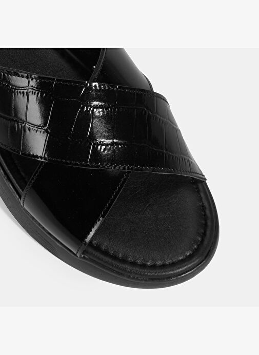 Kadın Siyah Dolgu Topuklu Deri Terlik - Görsel 7