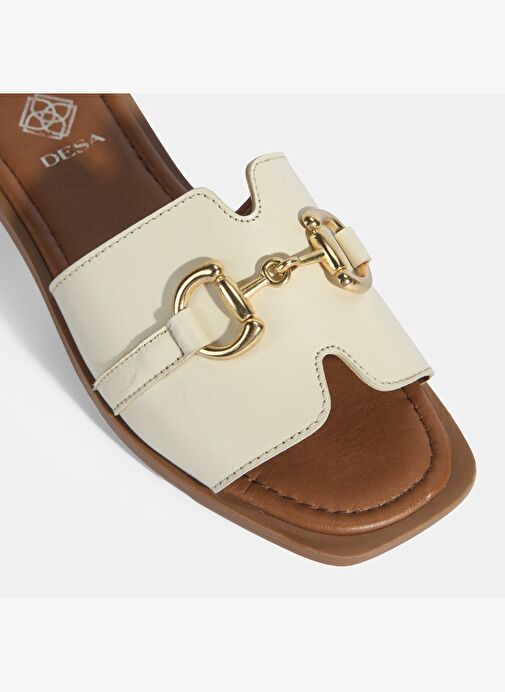 Kadın Bej Metal Toka Aksesuarlı Deri Terlik - Görsel 8