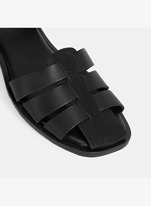 Kadın Siyah Ayarlanabilir Tokalı Deri Sandalet - Görsel 8