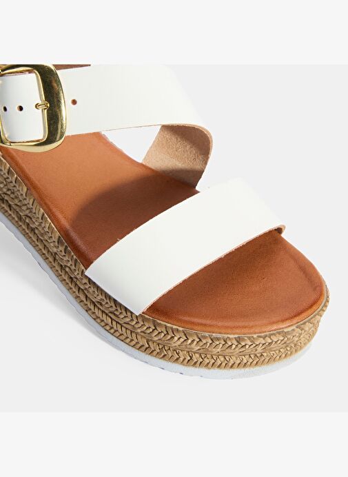 Kadın Beyaz Ayarlanabilir Tokalı Dolgu Topuklu Deri Sandalet - Görsel 8