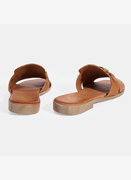 Kadın Taba Metal Toka Aksesuarlı Deri Terlik - Görsel 7