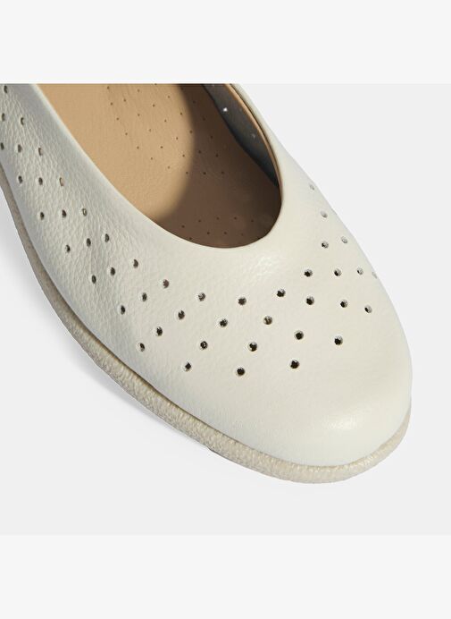 Kadın Beyaz Perforeli DesaComfort Günlük Ayakkabı - Görsel 7