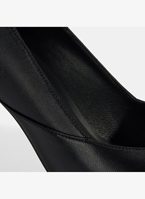 Kadın Siyah Deri Topuklu Klasik Ayakkabı - Görsel 7
