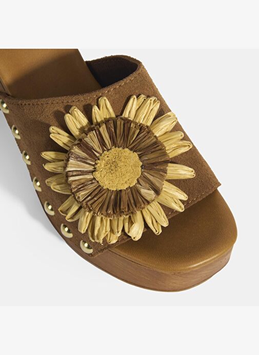 Kadın Taba Çiçek Aksesuarlı Süet Topuklu Terlik - Görsel 7