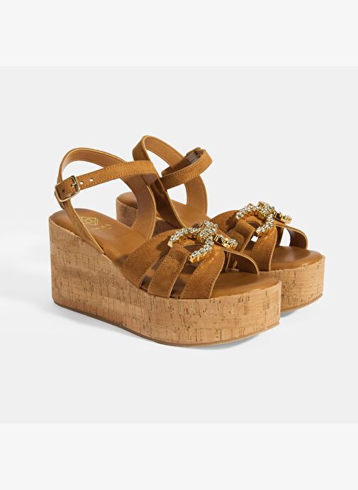 Kadın Taba Taşlı Toka Aksesuarlı Süet Dolgu Topuklu Sandalet - Görsel 3