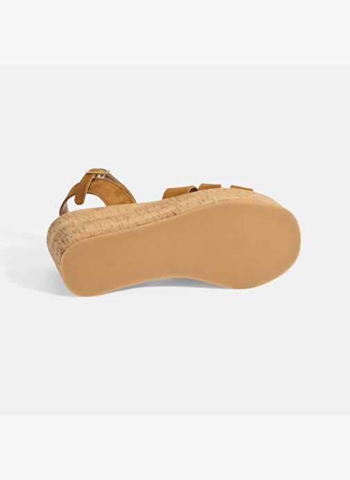 Kadın Taba Taşlı Toka Aksesuarlı Süet Dolgu Topuklu Sandalet - Görsel 5