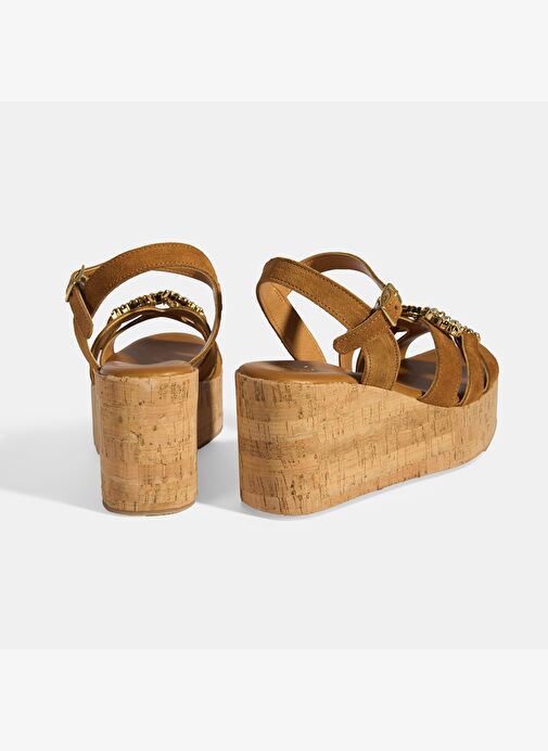 Kadın Taba Taşlı Toka Aksesuarlı Süet Dolgu Topuklu Sandalet - Görsel 8