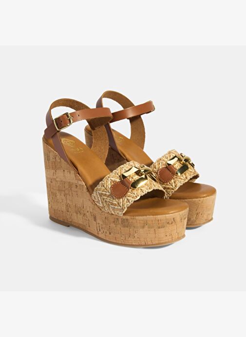 Kadın Kahve Toka Aksesuarlı Deri Detaylı Dolgu Topuklu Sandalet - Görsel 3