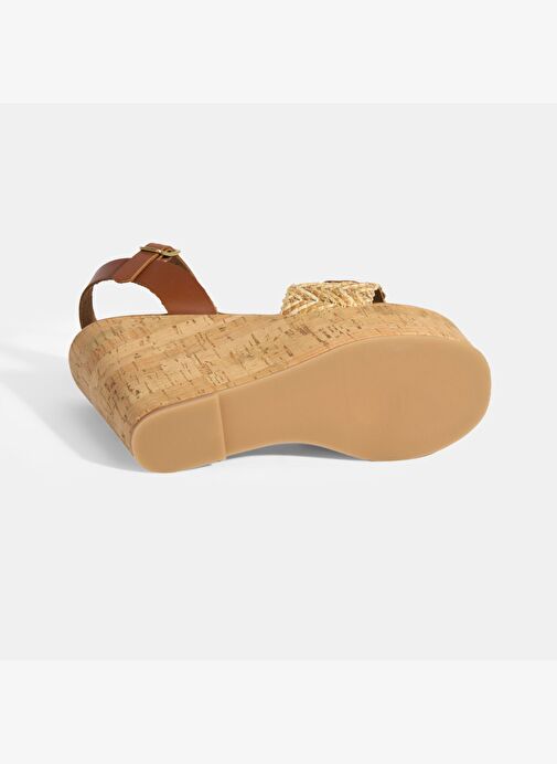 Kadın Kahve Toka Aksesuarlı Deri Detaylı Dolgu Topuklu Sandalet - Görsel 5