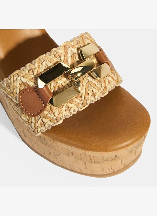 Kadın Kahve Toka Aksesuarlı Deri Detaylı Dolgu Topuklu Sandalet - Görsel 6