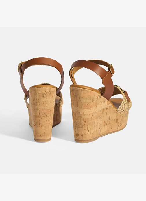 Kadın Kahve Toka Aksesuarlı Deri Detaylı Dolgu Topuklu Sandalet - Görsel 8