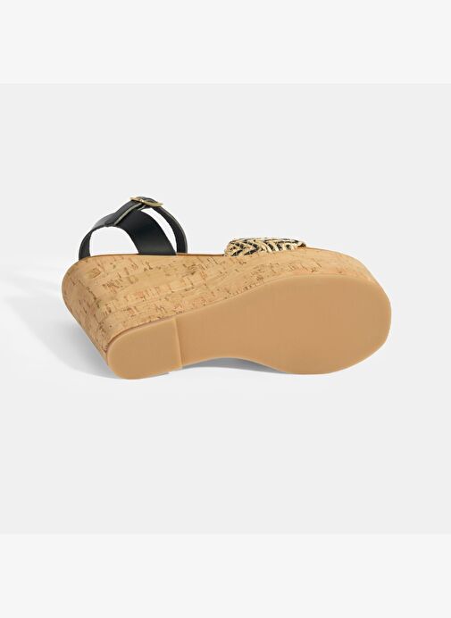 Kadın Siyah Toka Aksesuarlı Deri Detaylı Dolgu Topuklu Sandalet - Görsel 4