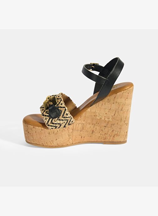 Kadın Siyah Toka Aksesuarlı Deri Detaylı Dolgu Topuklu Sandalet - Görsel 5