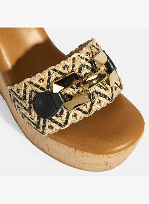 Kadın Siyah Toka Aksesuarlı Deri Detaylı Dolgu Topuklu Sandalet - Görsel 9