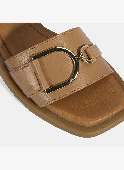 Taba Kadın Metal Aksesuarlı Ayarlanabilir Tokalı Deri Sandalet - Görsel 7