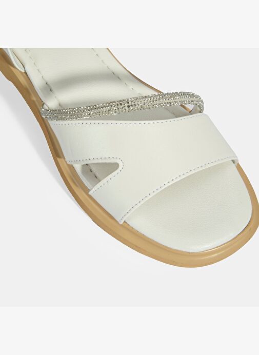 Kadın Beyaz Ayarlanabilir Tokalı Taş Detaylı Deri Sandalet - Görsel 8