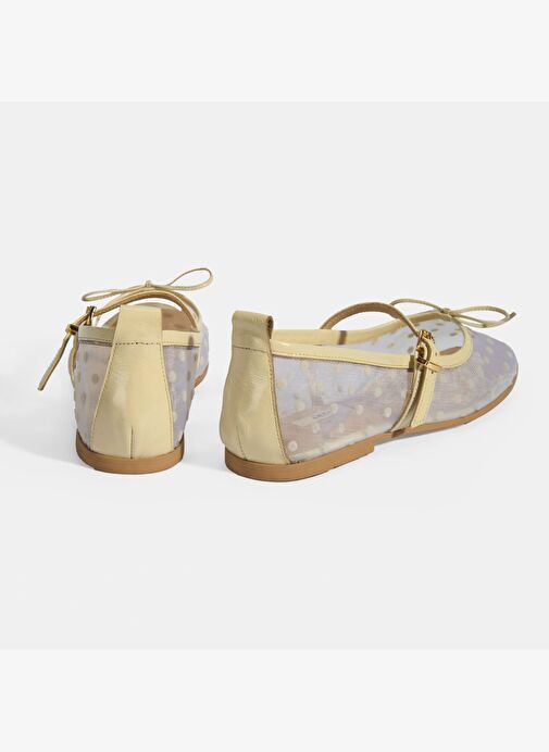 Kadın Beyaz Puantiyeli Toka Aksesuarlı Babet - Görsel 8