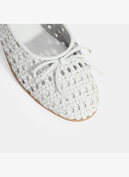 Kadın Beyaz Fiyonk Detaylı Örgü Babet - Görsel 7