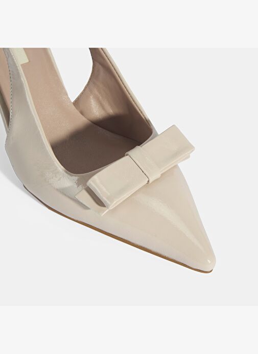 Kadın Krem Fiyonk Detaylı Rugan Topuklu Klasik Ayakkabı - Görsel 8