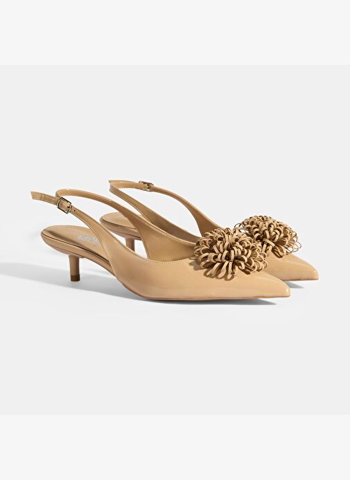Kadın Bej Aksesuar Detaylı Topuklu Klasik Ayakkabı - Görsel 3