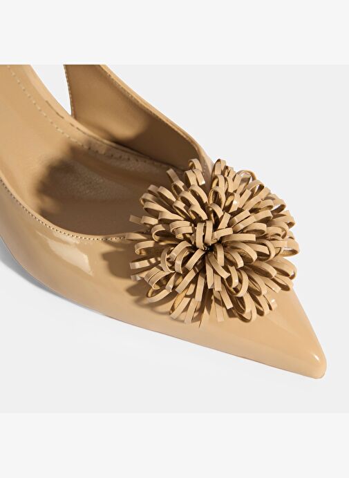 Kadın Bej Aksesuar Detaylı Topuklu Klasik Ayakkabı - Görsel 7
