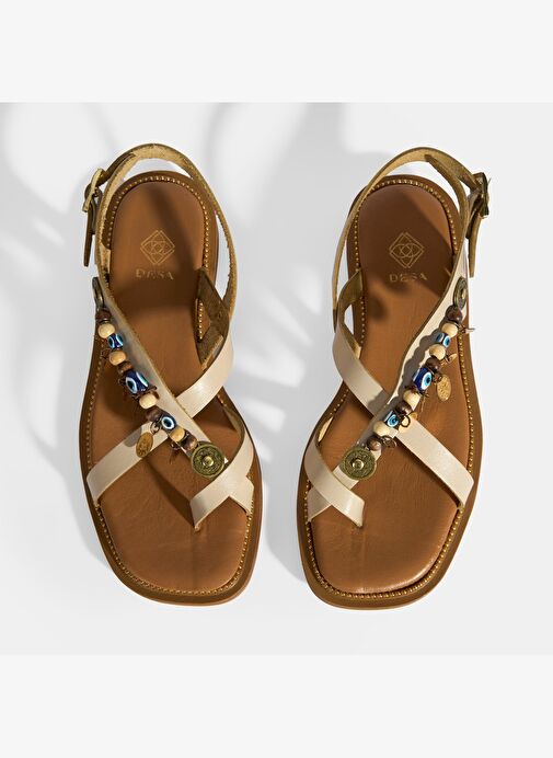 Bej Kadın Toka Detaylı Aksesuarlı Deri Sandalet - Görsel 8