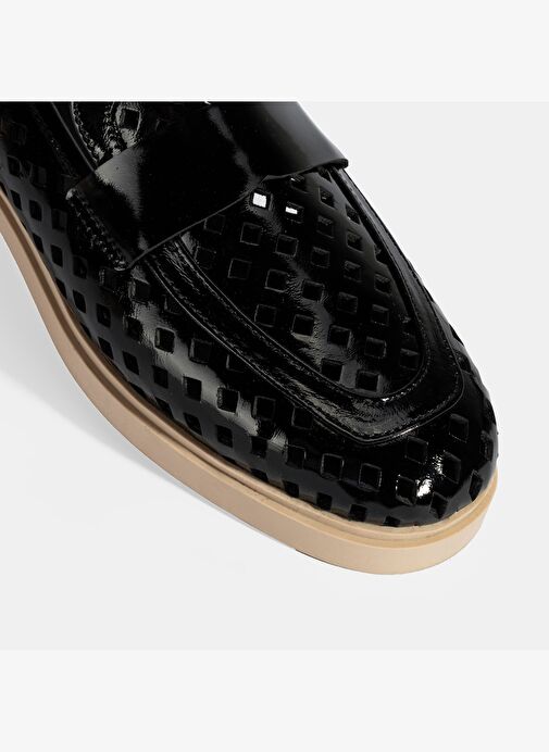 Kadın Siyah Perforeli Rugan Loafer - Görsel 6
