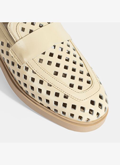 Kadın Bej Perforeli Rugan Loafer - Görsel 7