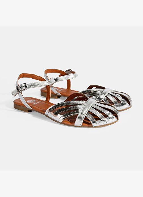 Kadın Gümüş Ayarlanabilir Tokalı Rugan Sandalet - Görsel 3