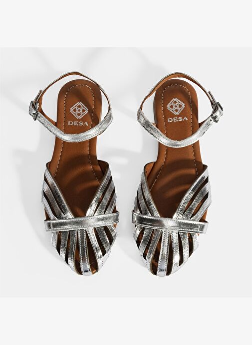 Kadın Gümüş Ayarlanabilir Tokalı Rugan Sandalet - Görsel 8