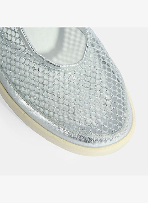 Kadın Gümüş Ayarlanabilir Tokalı File Detaylı Ayakkabı - Görsel 7