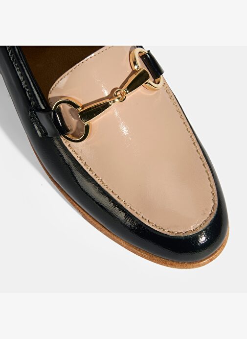 Siyah Kadın Metal Aksesuarlı Slip-On Rugan Loafer - Görsel 6