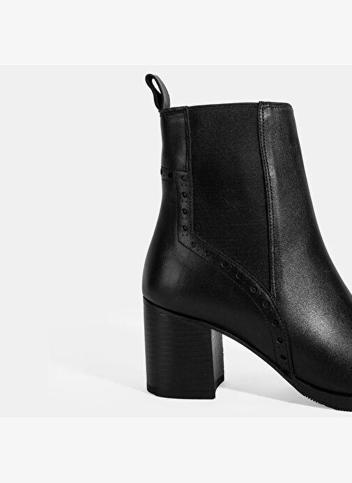 Kadın Siyah Lastik Detaylı Topuklu Deri Bot - Görsel 7