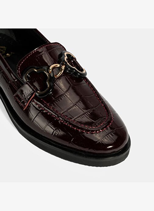 Kadın Bordo Kroko Baskılı Toka Detaylı Deri Loafer - Görsel 7