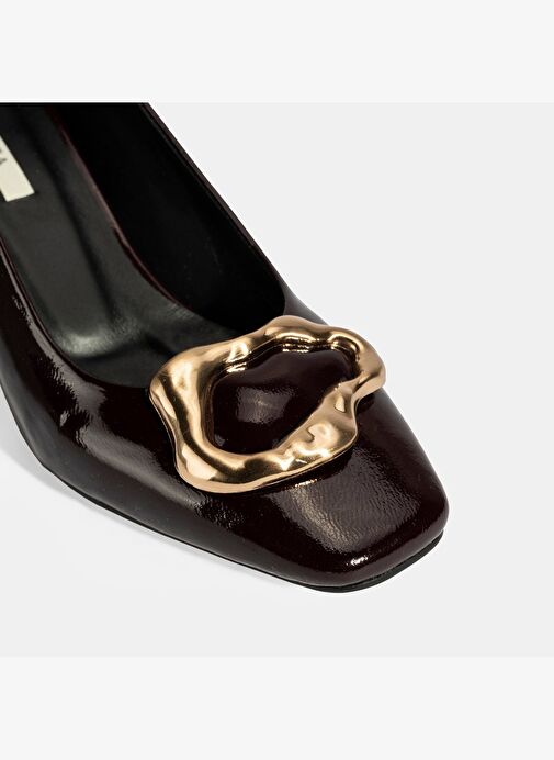 Kadın Bordo Metal Toka Aksesuarlı Rugan Topuklu Ayakkabı - Görsel 7