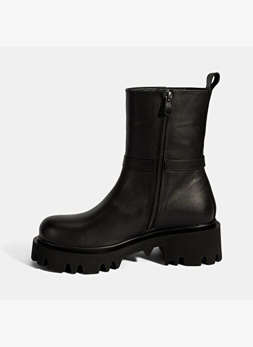 Kadın Siyah Metal Tokalı Kalın Tabanlı Deri Bot - Görsel 4