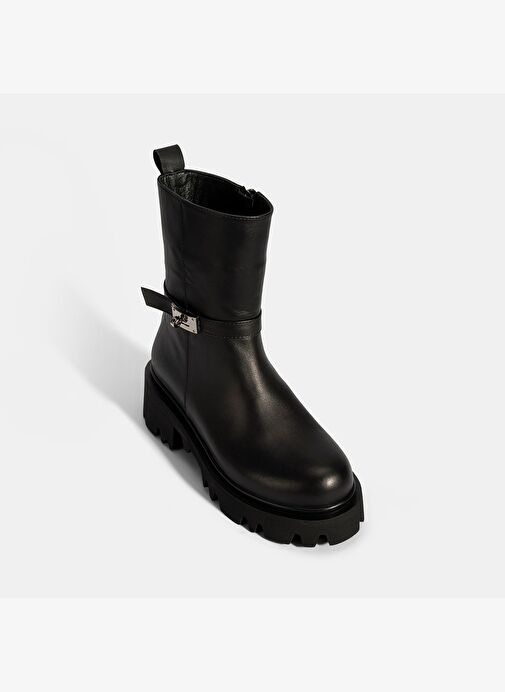 Kadın Siyah Metal Tokalı Kalın Tabanlı Deri Bot - Görsel 6