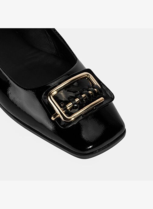 Kadın Siyah Metal Toka Aksesuarlı Rugan Babet - Görsel 7