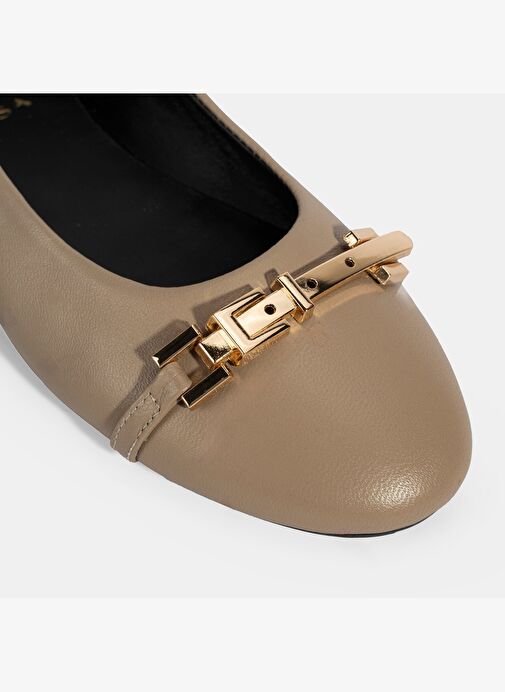 Kadın Kahve Metal Toka Aksesuarlı Deri Babet - Görsel 7