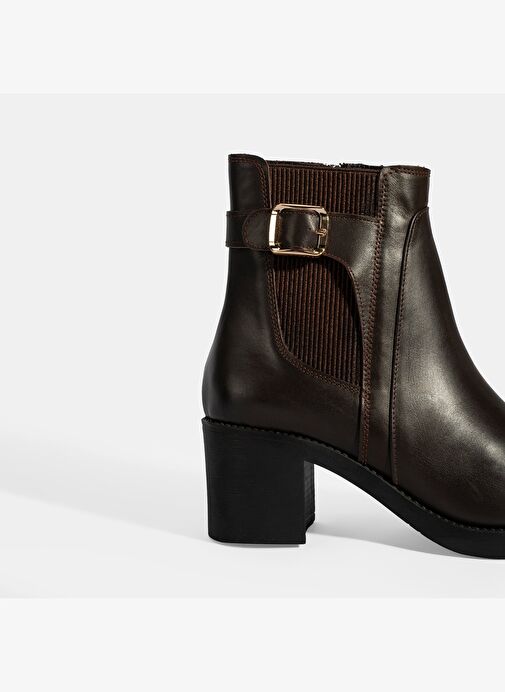 Kadın Kahve Metal Toka Detaylı Topuklu Deri Bot - Görsel 7