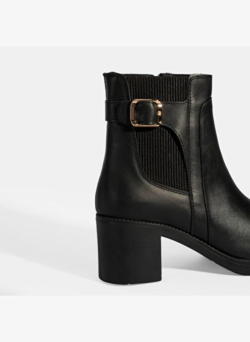 Kadın Siyah Metal Toka Detaylı Topuklu Deri Bot - Görsel 7