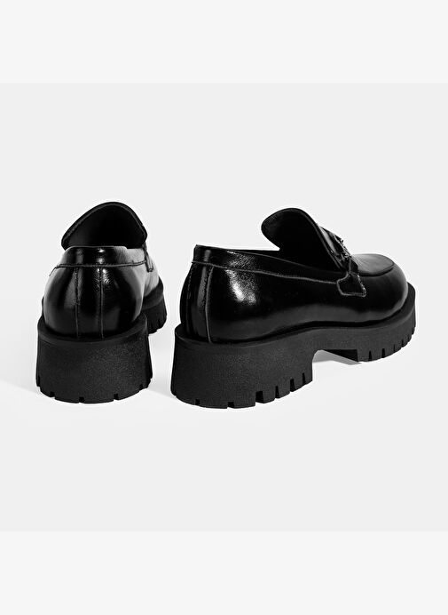 Kadın Siyah Metal Aksesuarlı Rugan Loafer - Görsel 9
