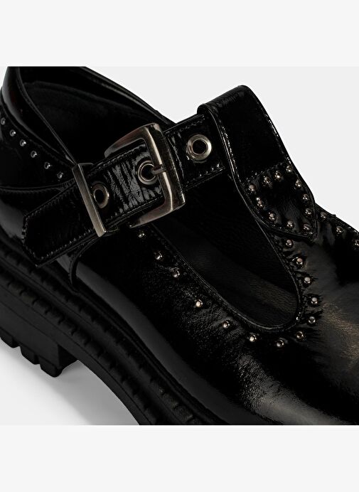 Kadın Siyah Zımba Detaylı T-Bant Rugan Ayakkabı - Görsel 7