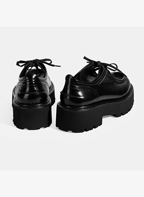 Kadın Siyah Bağcıklı Rugan Günlük Ayakkabı - Görsel 9