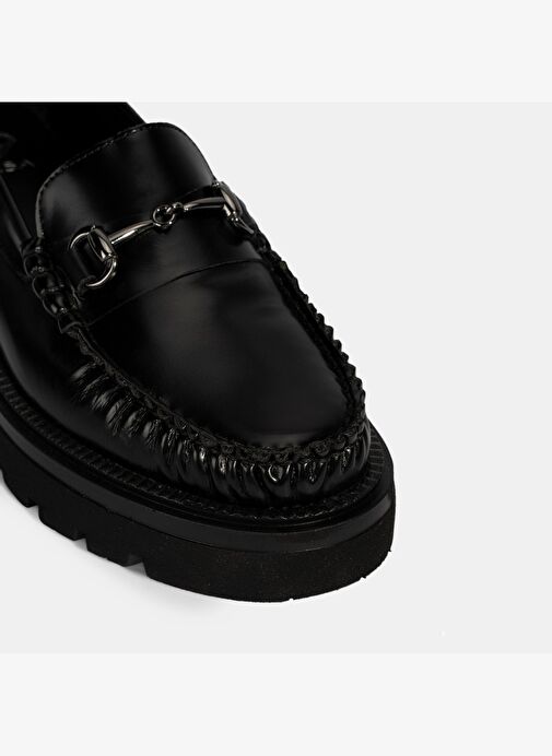 Kadın Siyah Metal Toka Detaylı Deri Loafer - Görsel 6