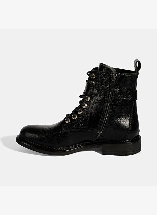 Kadın Siyah Bağcıklı Metal Aksesuarlı Deri Postal Bot - Görsel 4